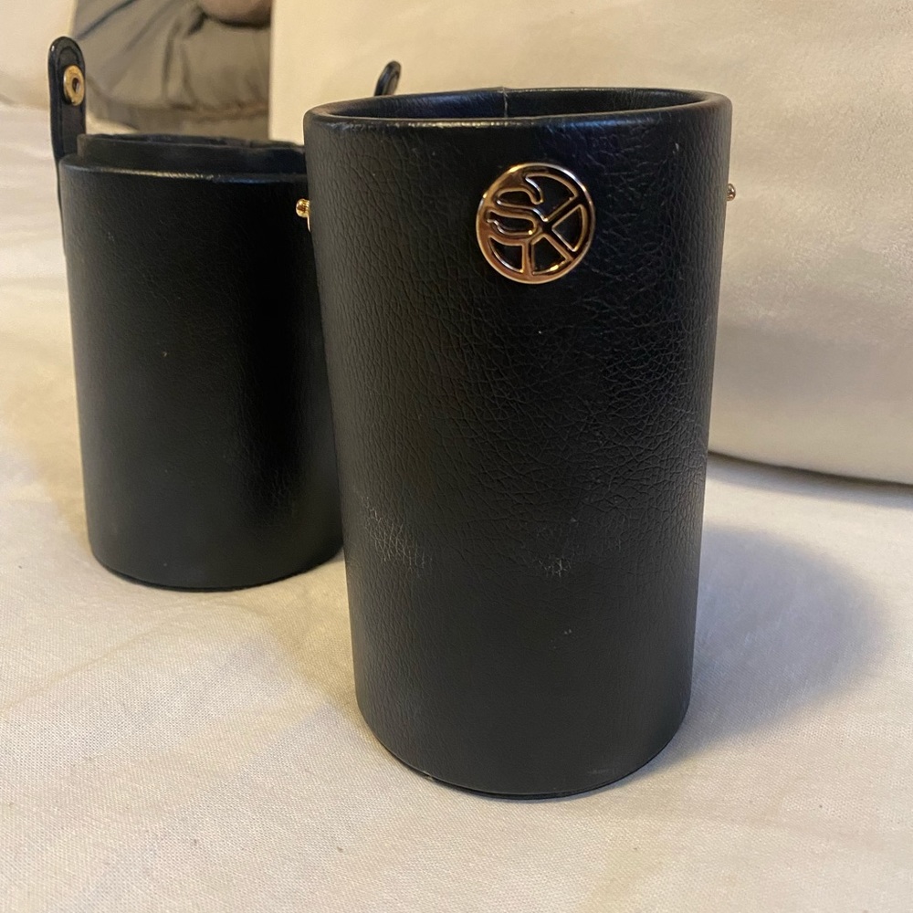 Makeup brushes case